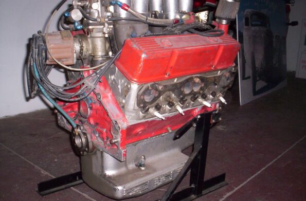 f-5000 can-am chevy engine 305c.i